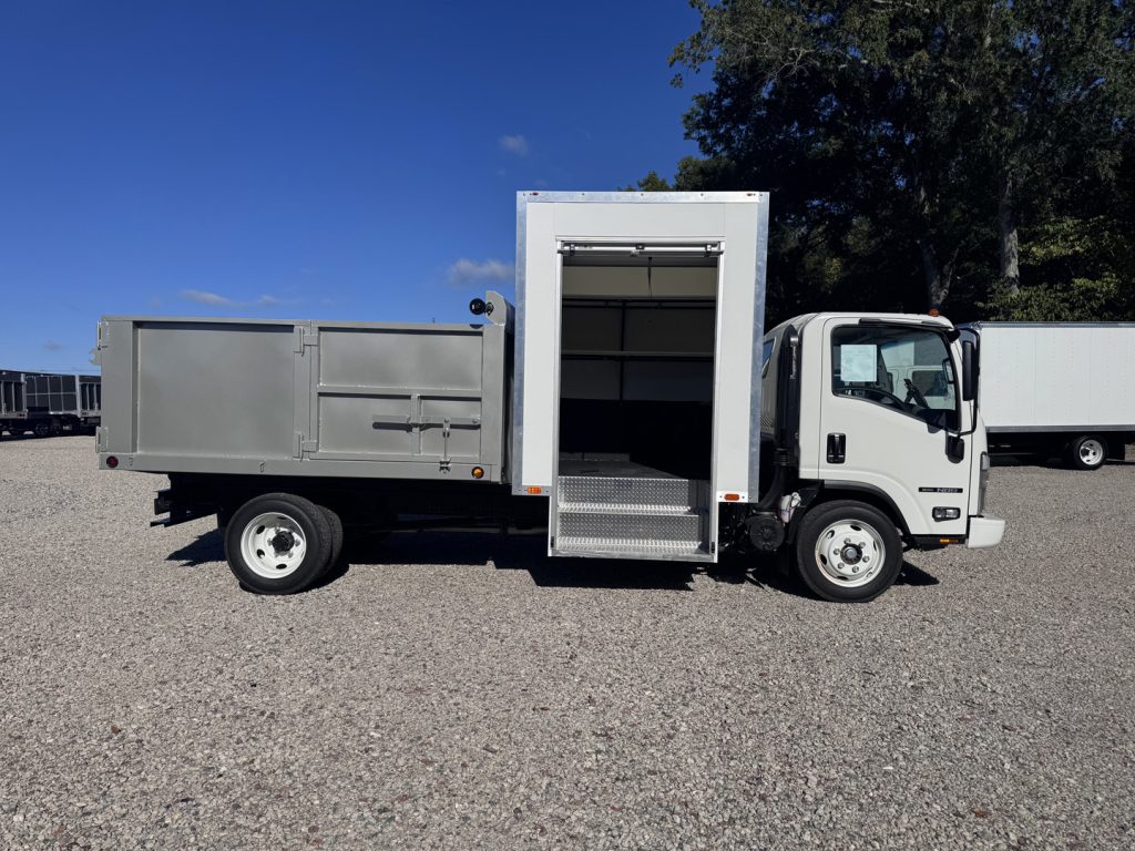 *NEW 2026 Isuzu Gas 1U404, Single Cab, Canyon 10′ Dump and 6′ Tool Shed SCT with 48″ Roll Up Door
