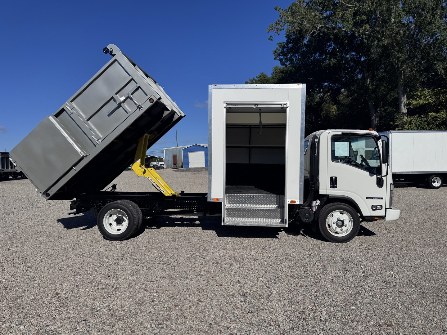 *NEW 2026 Isuzu Gas 1U404, Single Cab, Canyon 10′ Dump and 6′ Tool Shed SCT with 48″ Roll Up Door