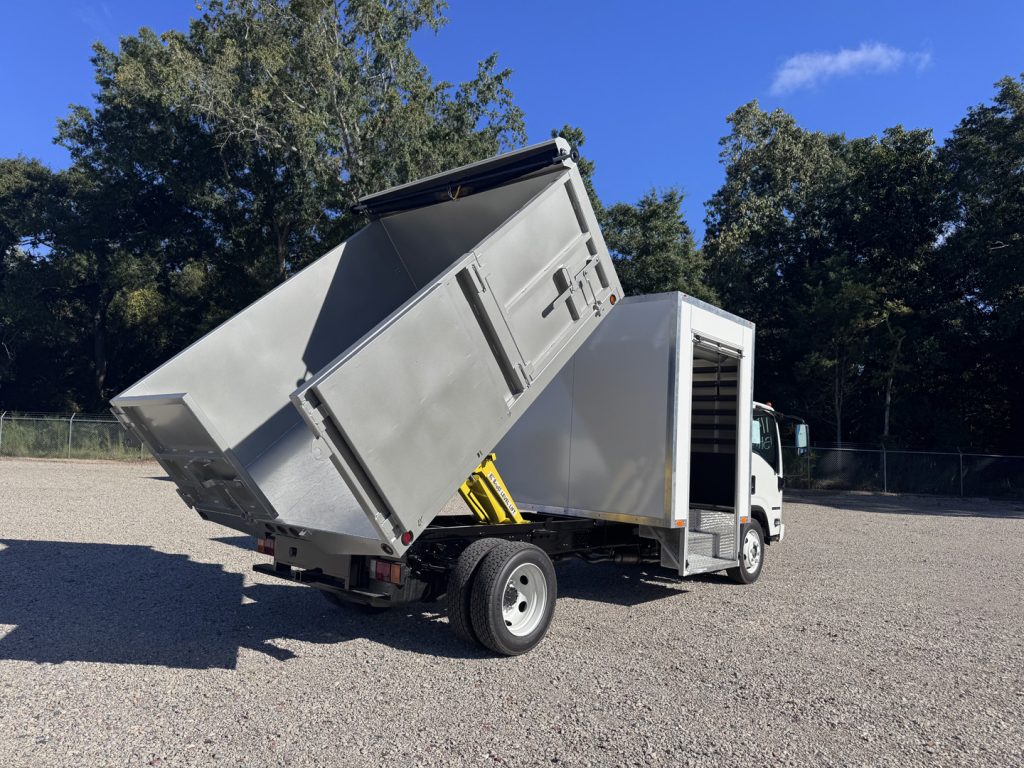 *NEW 2026 Isuzu Gas 1U404, Single Cab, Canyon 10′ Dump and 6′ Tool Shed SCT with 48″ Roll Up Door