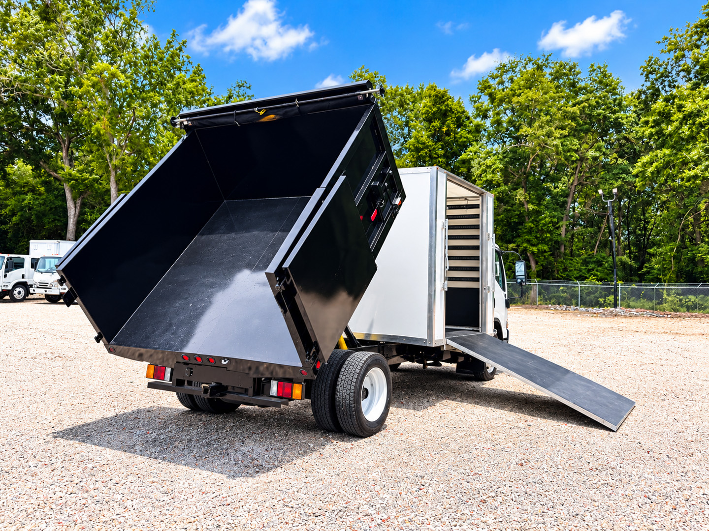 *NEW 2026 Isuzu NRR Gas 1U404, Single Cab SCT with 8′ Dump and 8′ Tool Shed and SR3200 Manual Side Ramp *SOLD*