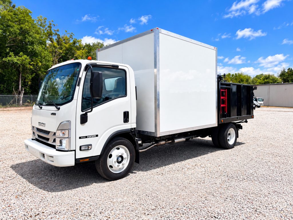 *NEW 2026 Isuzu NRR Gas 1U404, Single Cab SCT with 8′ Dump and 8′ Tool Shed and SR3200 Manual Side Ramp *SOLD*