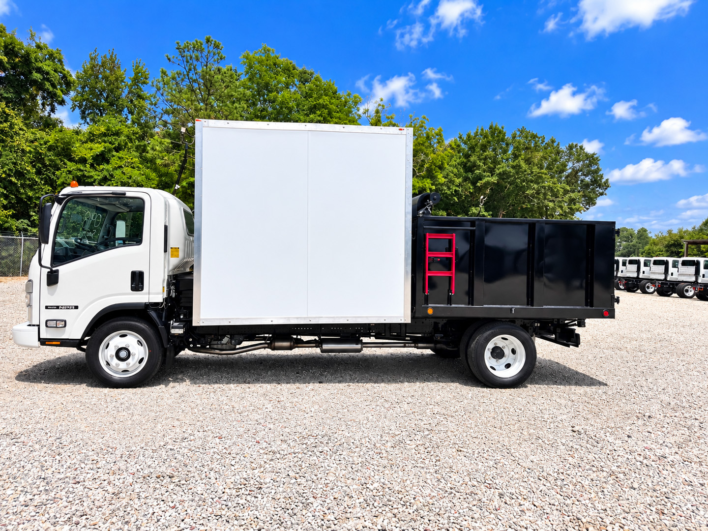 *NEW 2026 Isuzu NRR Gas 1U404, Single Cab SCT with 8′ Dump and 8′ Tool Shed and SR3200 Manual Side Ramp *SOLD*