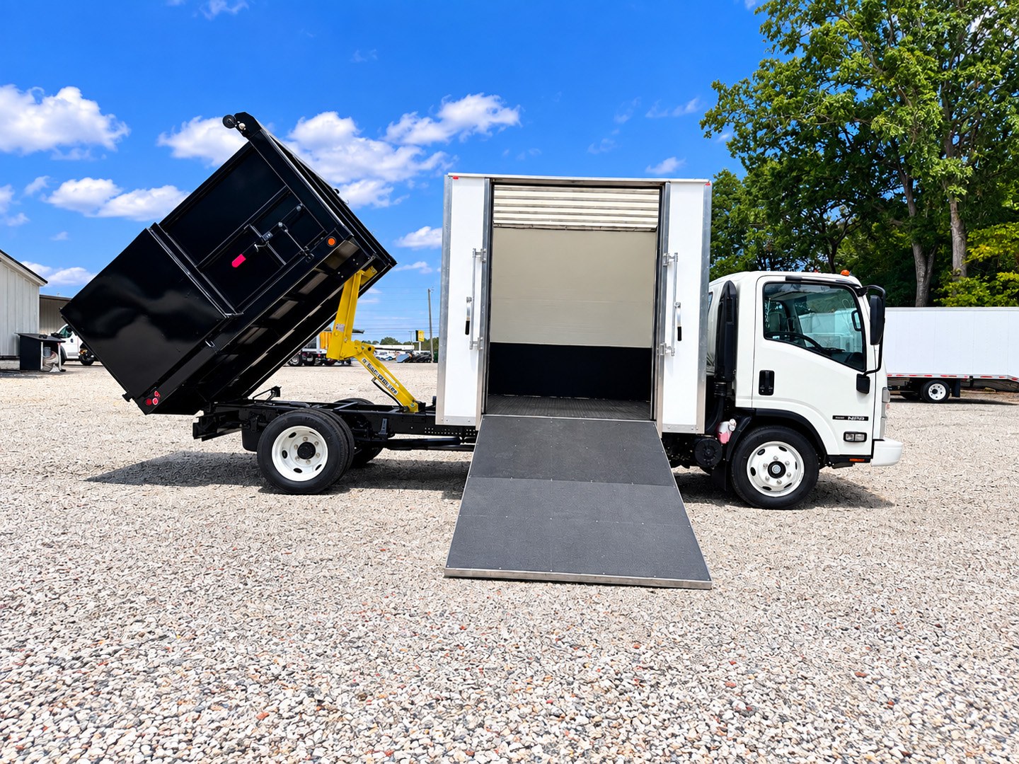 *NEW 2026 Isuzu NRR Gas 1U404, Single Cab SCT with 8′ Dump and 8′ Tool Shed and SR3200 Manual Side Ramp *SOLD*