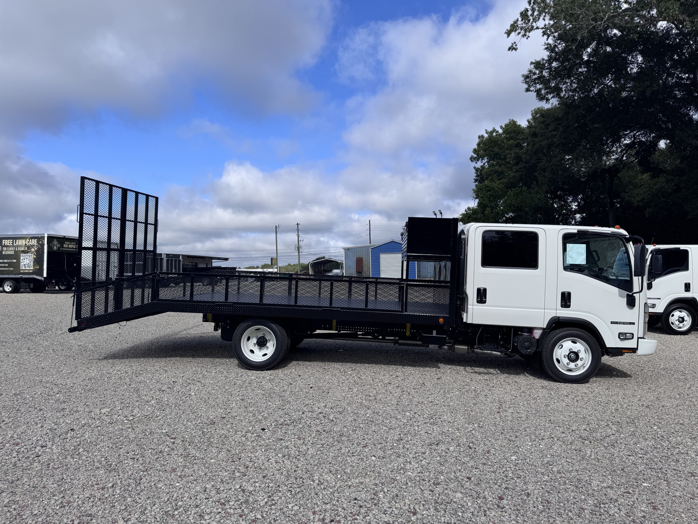 *NEW 2027 Isuzu, 1G404 Gas, Crew Cab, 18 Foot Open Landscape