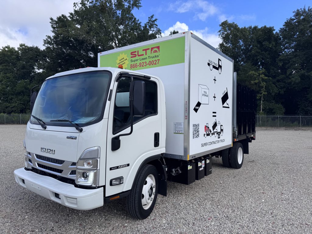 *NEW 2025 Isuzu Gas 1U4, Single Cab, Super Contractor Truck with 48″ Door and 8 Foot Dump *Ready for Immediate Delivery*